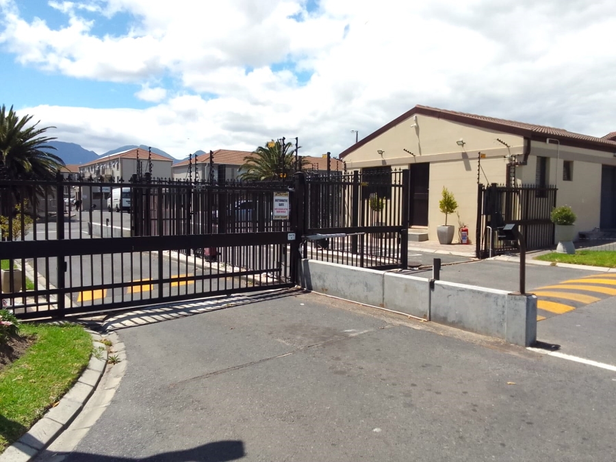 2 Bedroom Property for Sale in Guldenland Western Cape